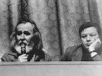 В президиуме (слева направо): Олесь Бердник (Киев), Владимир Щербаков (Москва)