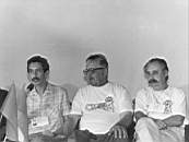 (слева направо): Леонид Куриц (Николаев), Аркадий Стругацкий (Москва), Еремей Парнов (Москва). Открытие конвента